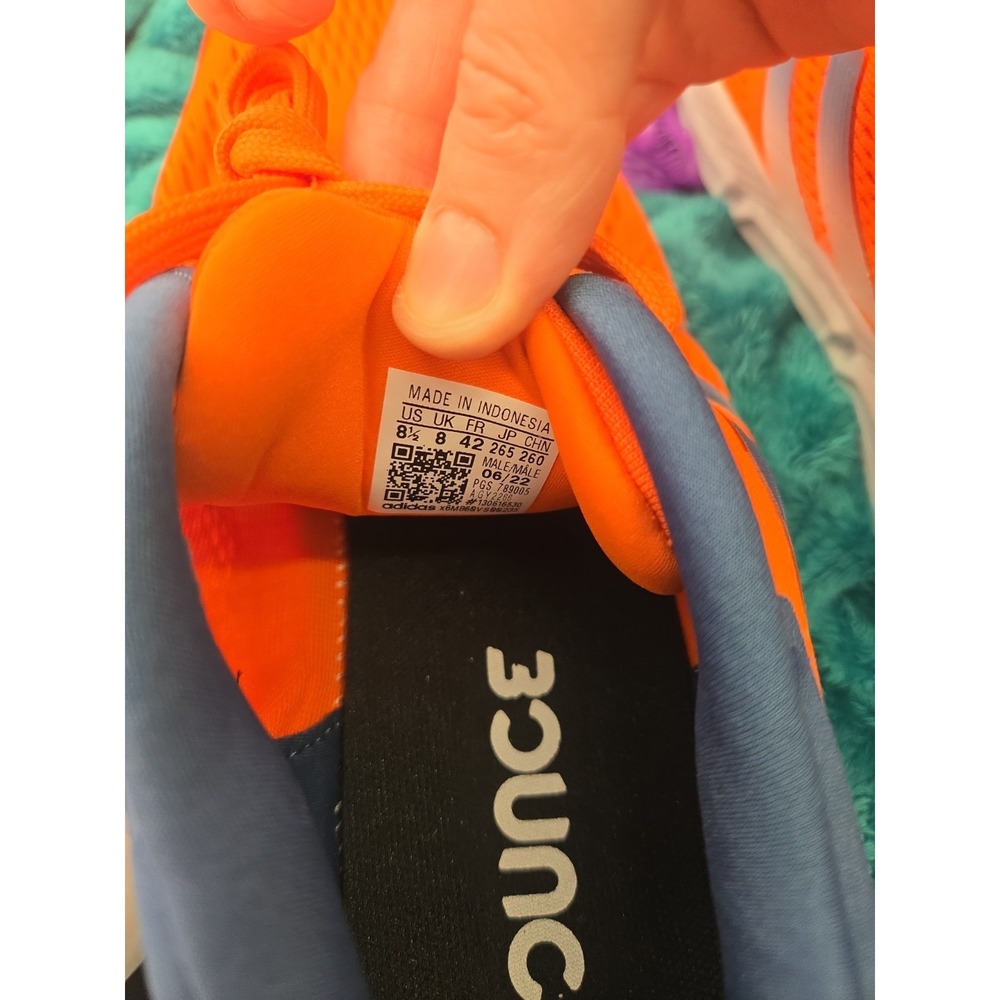 Mismates Size 8.5 With A 9 adidas Questar Orange - Picture 7 of 8